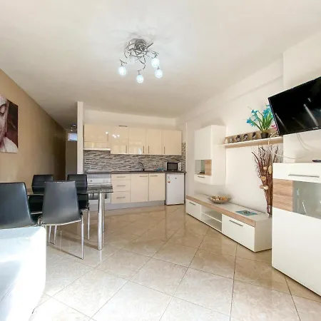 Sun & Ocean - 1br - 4 Guests - Free Wi-fi *