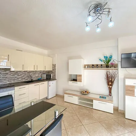 Sun & Ocean - 1br - 4 Guests - Free Wi-fi
